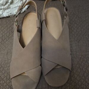 Market & Spruce Brown Cross-Strap Sandals